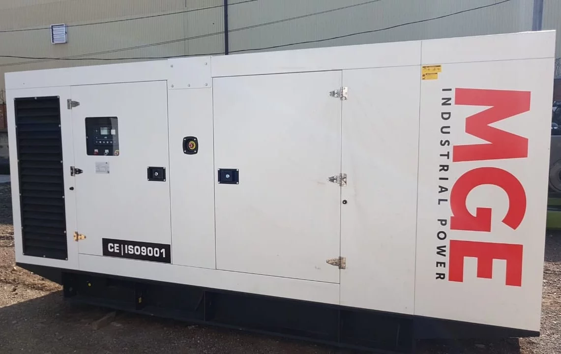 Дизельный генератор Doosan MGE 160-Т400 в кожухе с АВР
