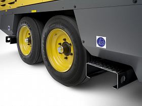 Дизельный компрессор Atlas Copco XAHS 447 CD на шасси — фото 2